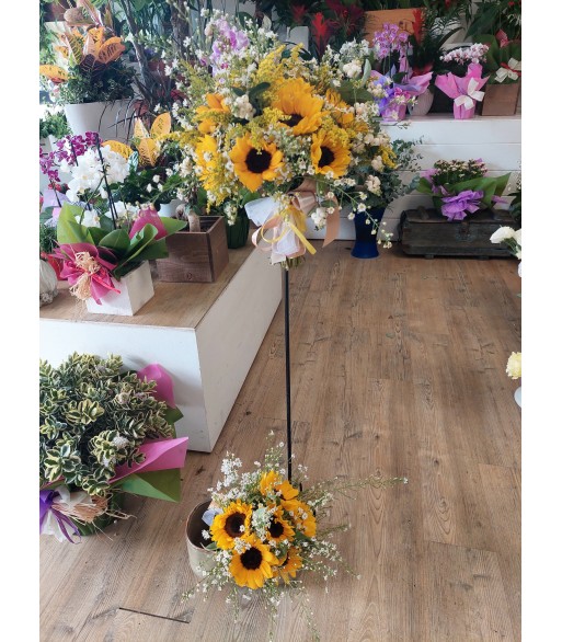 bouquet estivo con girasoli e limonium bouquet estivo con girasoli e limonium